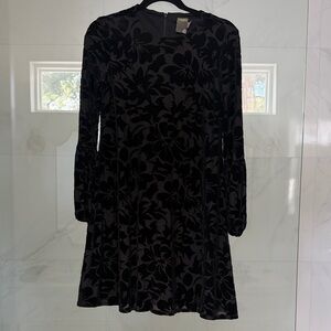 Taylor dress, black with velvet flowers